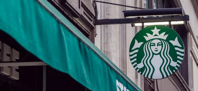 星巴克没有一句文案的广告，却是吸引人的宣传