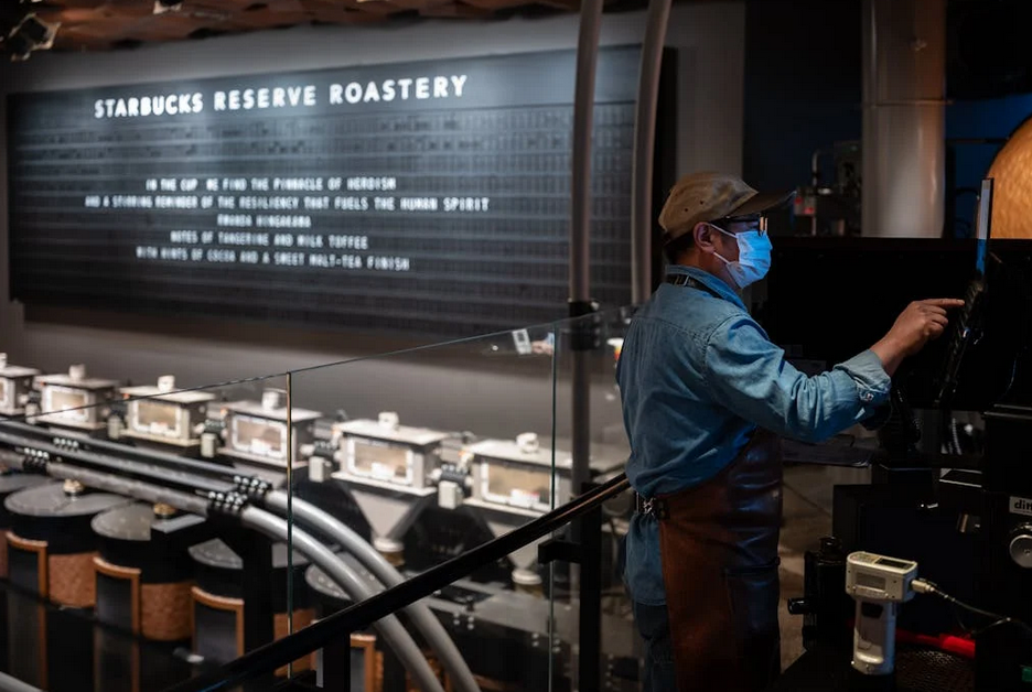 星巴克没有一句文案的广告，却是吸引人的宣传